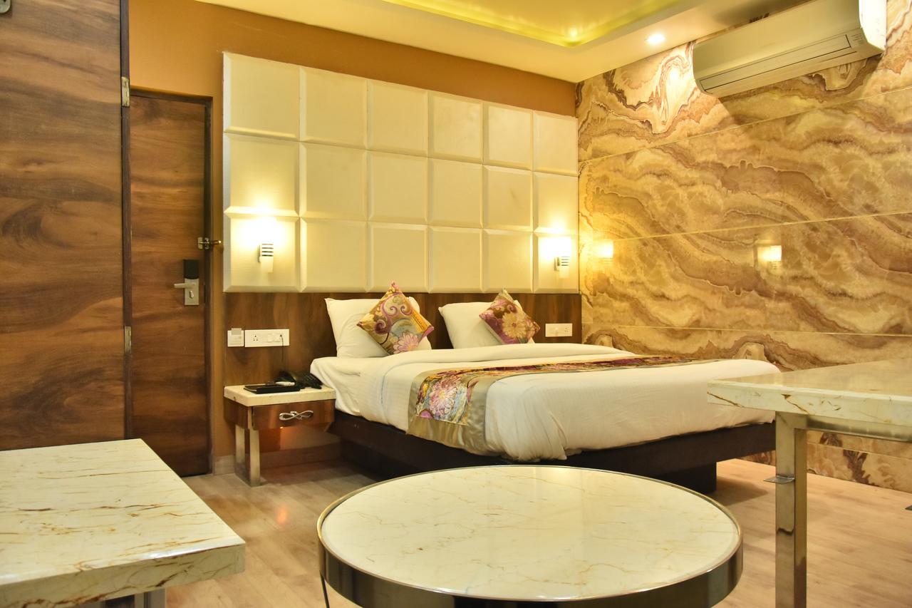 Hotel Deep Kanpur Exterior foto