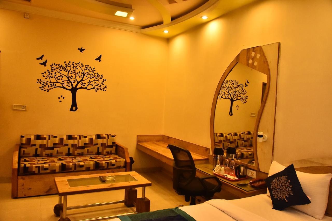 Hotel Deep Kanpur Exterior foto
