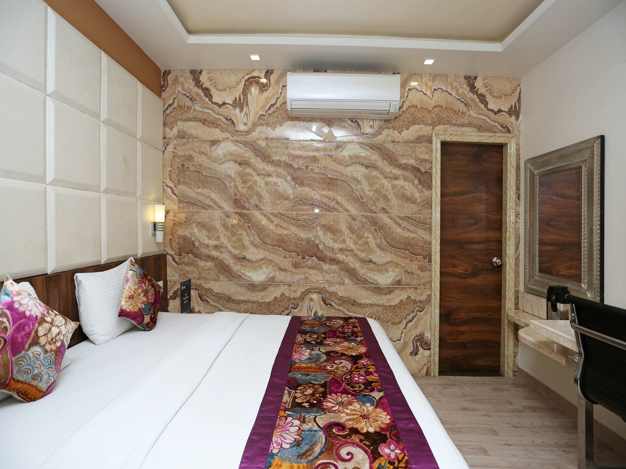 Hotel Deep Kanpur Exterior foto